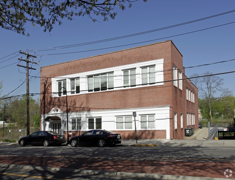 239 Great Neck Rd, Great Neck, NY for lease - Building Photo - Image 2 of 4