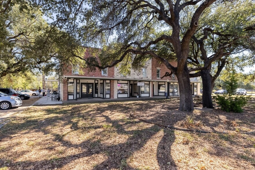 805 N Main St, Salado, TX for lease - Building Photo - Image 2 of 5