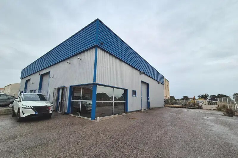 Flex in Saint-Estève for lease Building Photo- Image 1 of 3