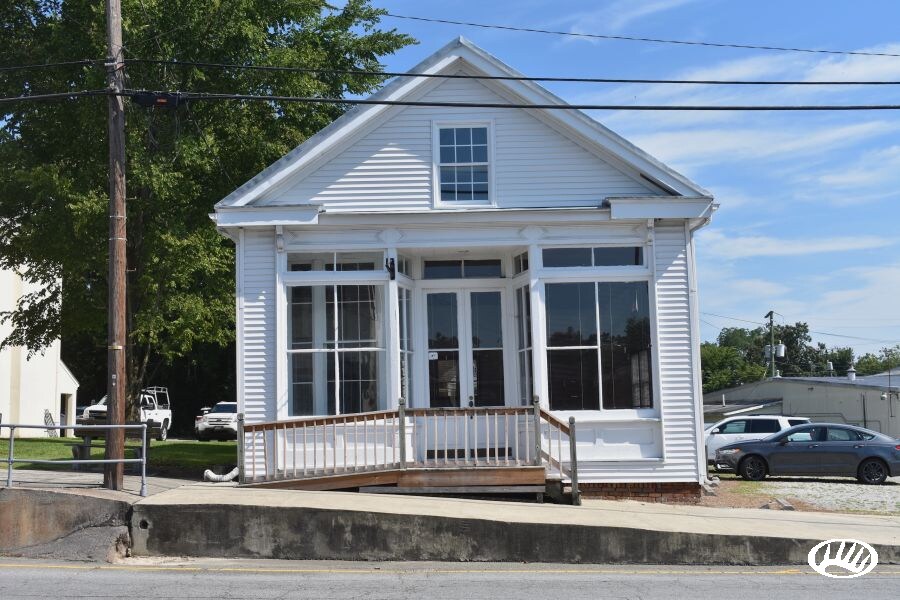 111 Court St, Gatesville, NC for sale Primary Photo- Image 1 of 1