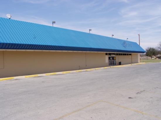 301 E Commerce St, Brady, TX for sale Primary Photo- Image 1 of 1