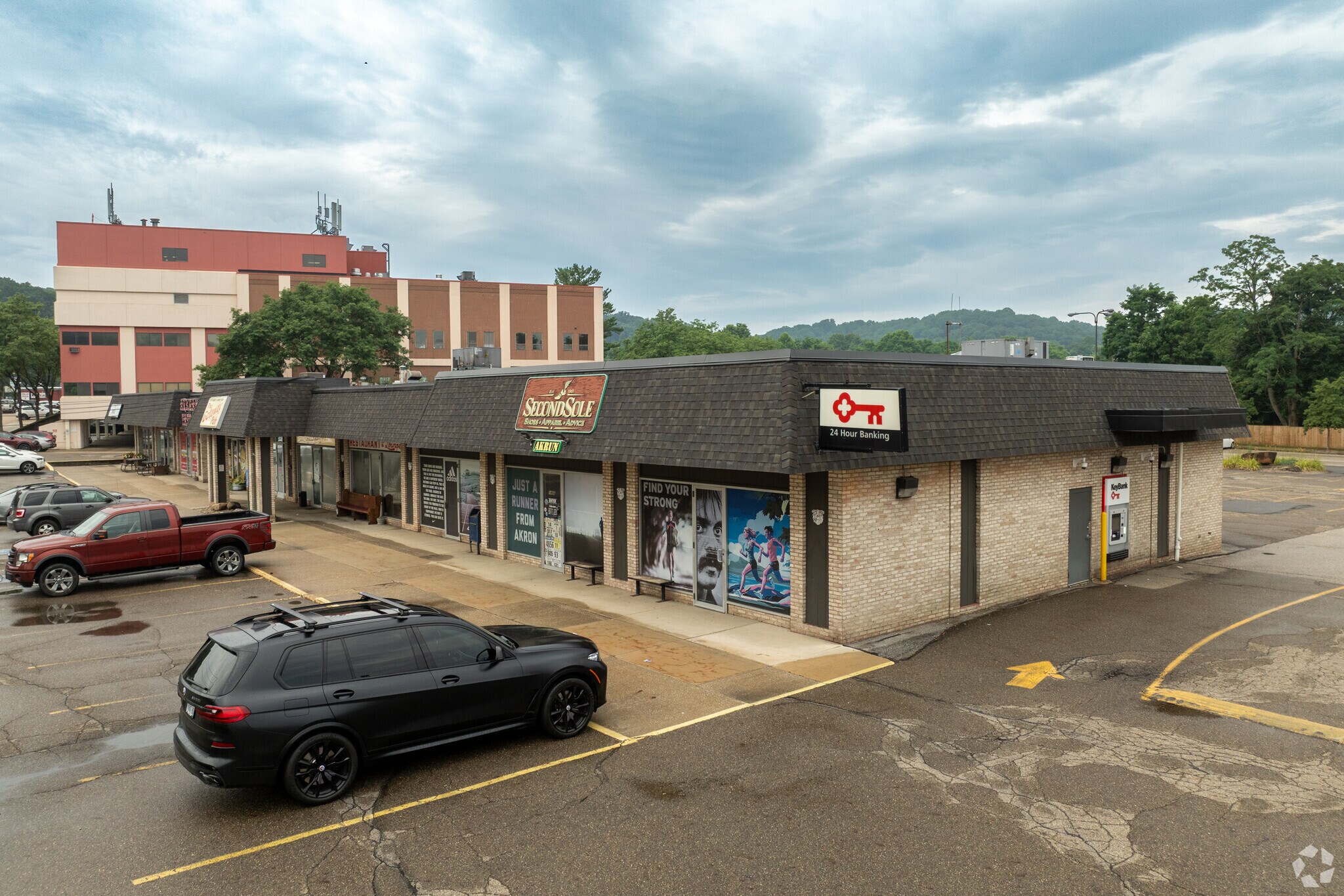 1440-1470 N Portage Path, Akron, OH for sale Primary Photo- Image 1 of 1