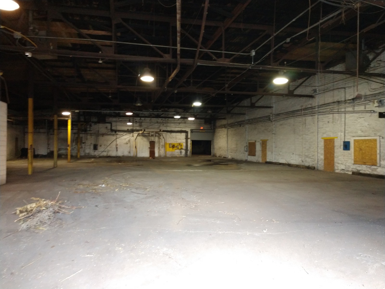 221-229 Lucas St, Toledo, OH for lease Interior Photo- Image 1 of 3