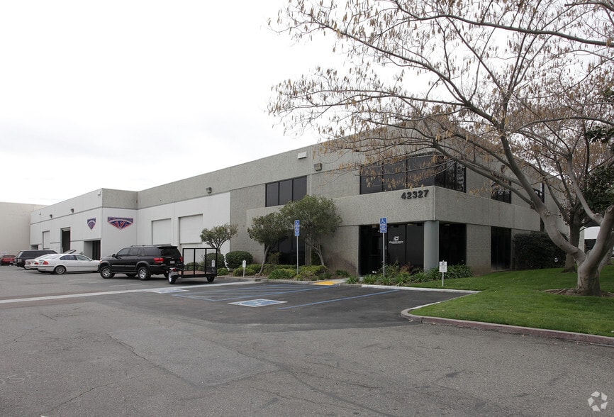 42327 Rio Nedo, Temecula, CA for lease - Primary Photo - Image 1 of 2