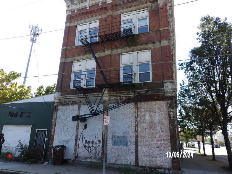 1622-1626 Linn St, Cincinnati, OH for sale - Building Photo - Image 3 of 6