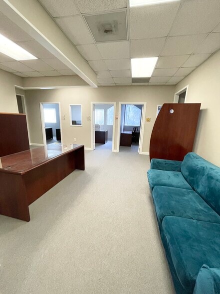 4237 Salisbury Rd, Jacksonville, FL for lease - Building Photo - Image 2 of 7