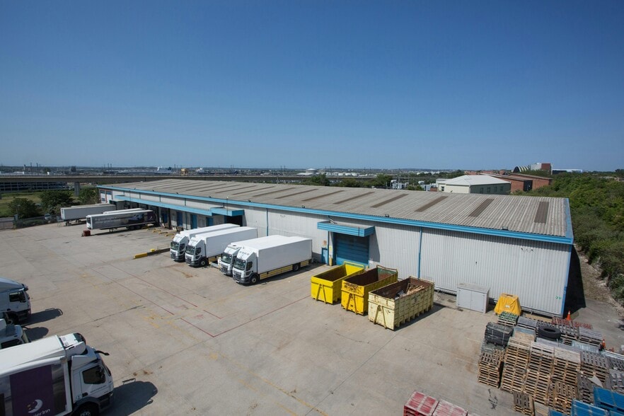 736-738 London Rd, Grays for lease - Building Photo - Image 2 of 4