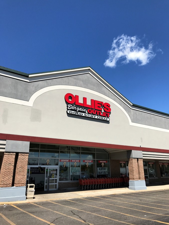 98509860 Telegraph Rd, Taylor, MI 48180