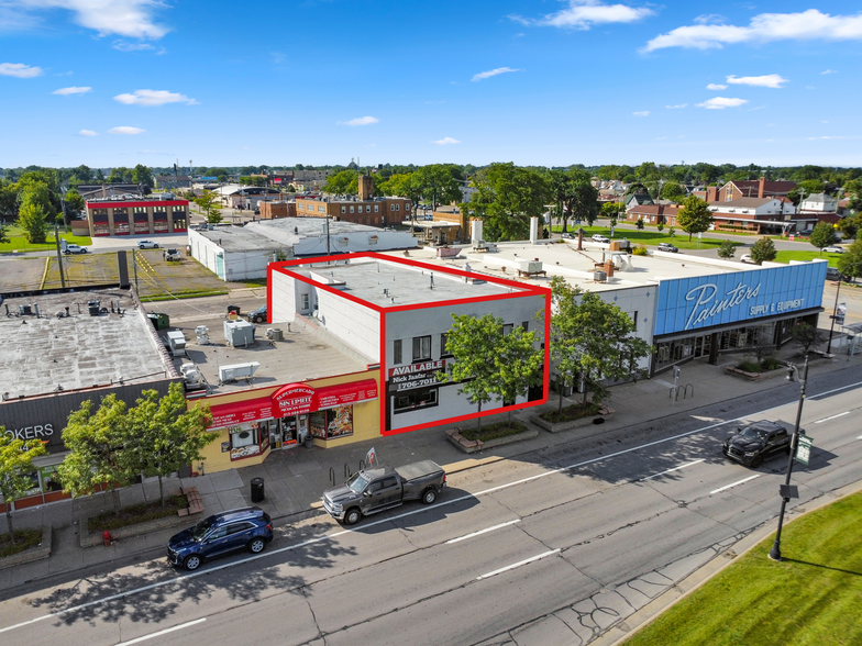 2070 Fort St, Lincoln Park, MI for lease - Building Photo - Image 1 of 43