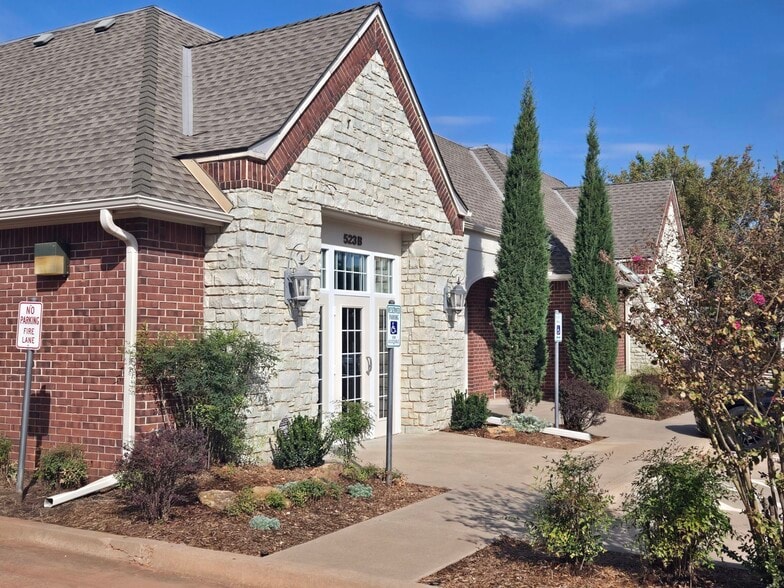 523 S Santa Fe, Edmond, OK for lease - Building Photo - Image 1 of 7