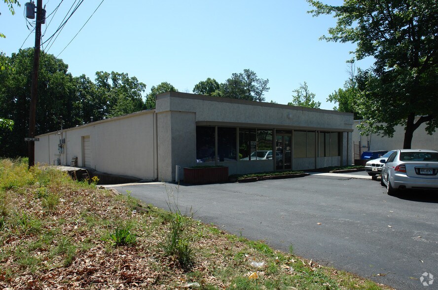 3617 Shallowford Rd, Atlanta, GA 30340