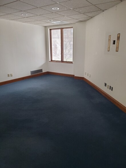 202 N Center St, Bloomington, IL for sale - Building Photo - Image 3 of 5