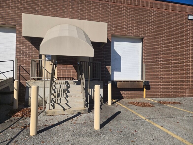 2960 Technology Pl, Waldorf, MD for lease - Building Photo - Image 2 of 115