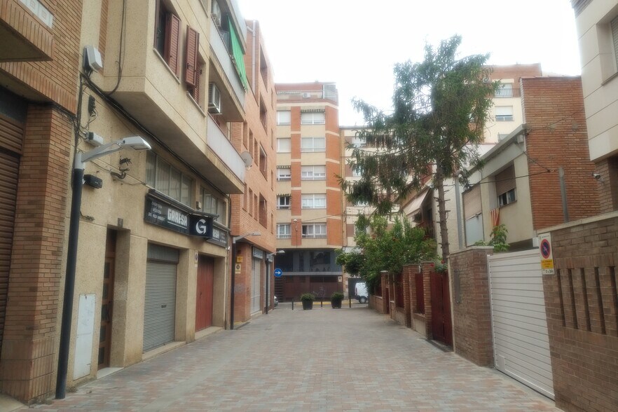 Retail in Lleida for sale - Building Photo - Image 1 of 11