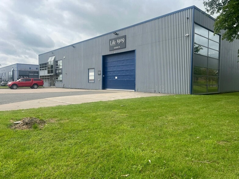 Redworth Way, Newton Aycliffe for sale - Building Photo - Image 1 of 1