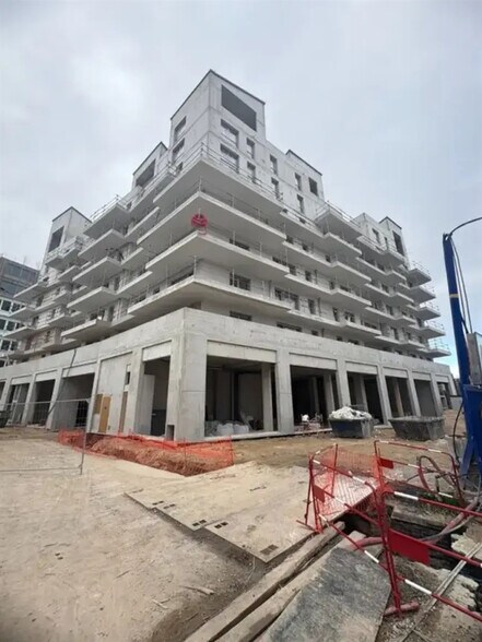 79 Av Du Mal De Lattre De Tassigny, Créteil for lease - Building Photo - Image 1 of 12