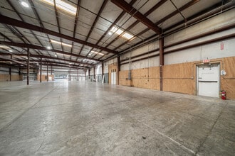 1056 NE 16th St, Ocala, FL for lease Interior Photo- Image 2 of 23