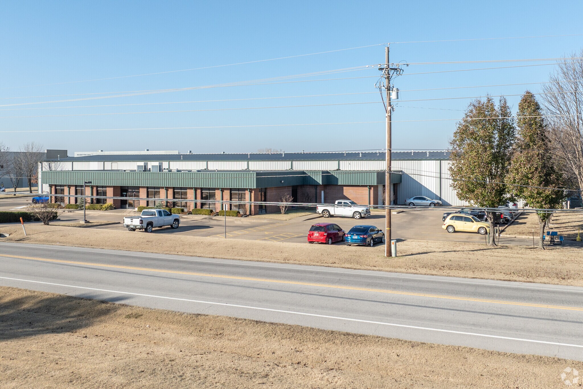 11815 E Apache St, Tulsa, OK for sale Primary Photo- Image 1 of 1