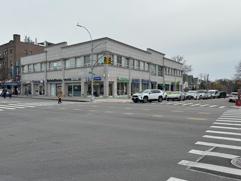 154-02-154-10 Northern Blvd, Flushing, NY for lease - Building Photo - Image 3 of 16