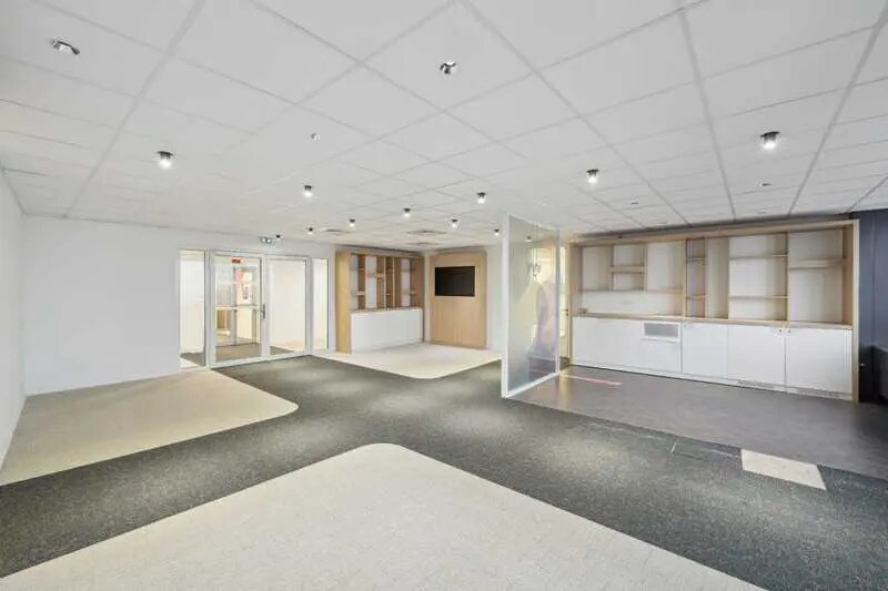 Office in Paris for lease - Interior Photo - Image 3 of 12