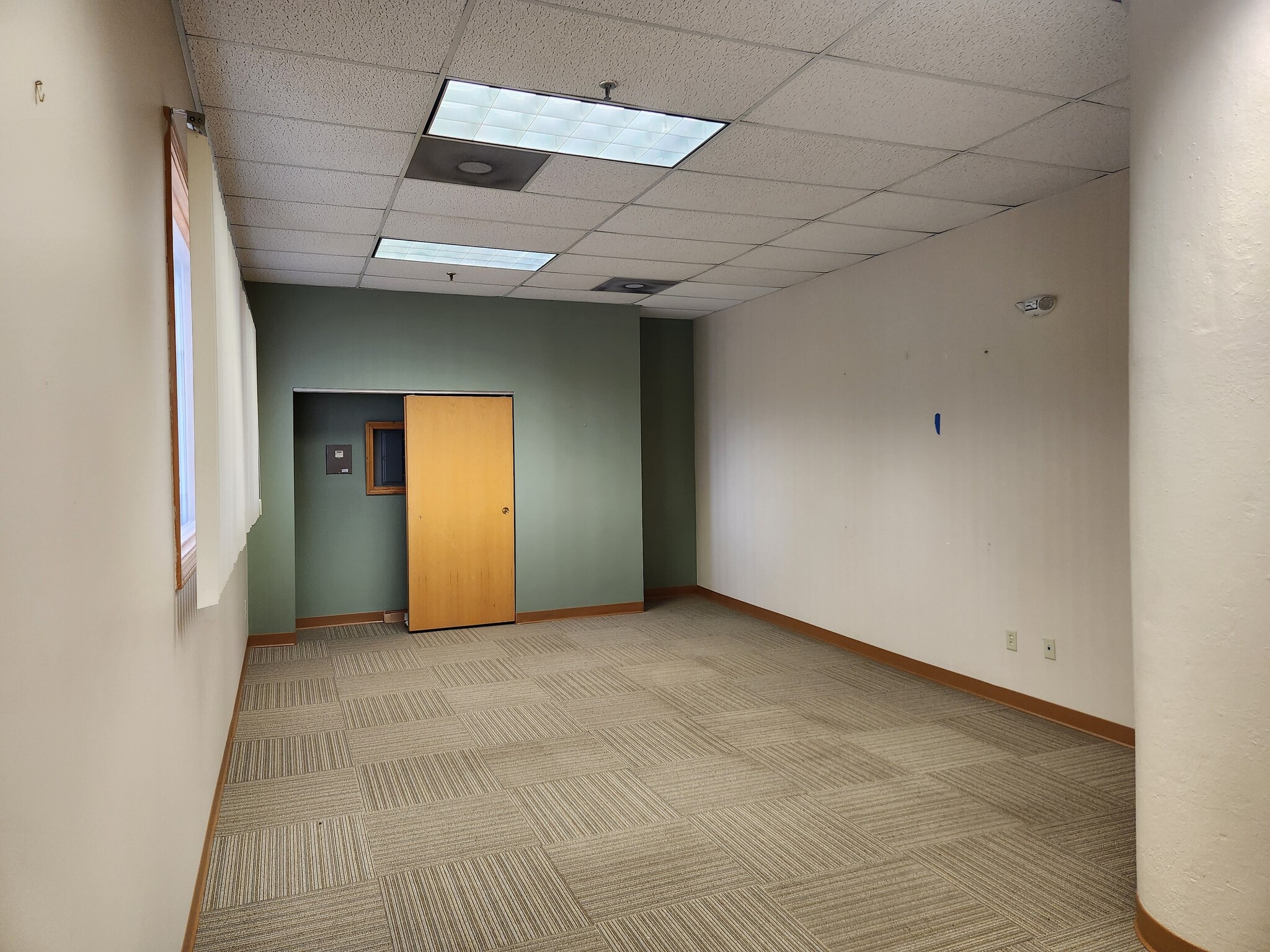 290 Pratt St, Meriden, CT for lease Interior Photo- Image 1 of 1