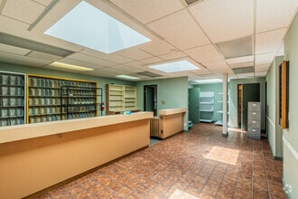 1411 SW 14th Ave, Portland, OR for lease Interior Photo- Image 2 of 20