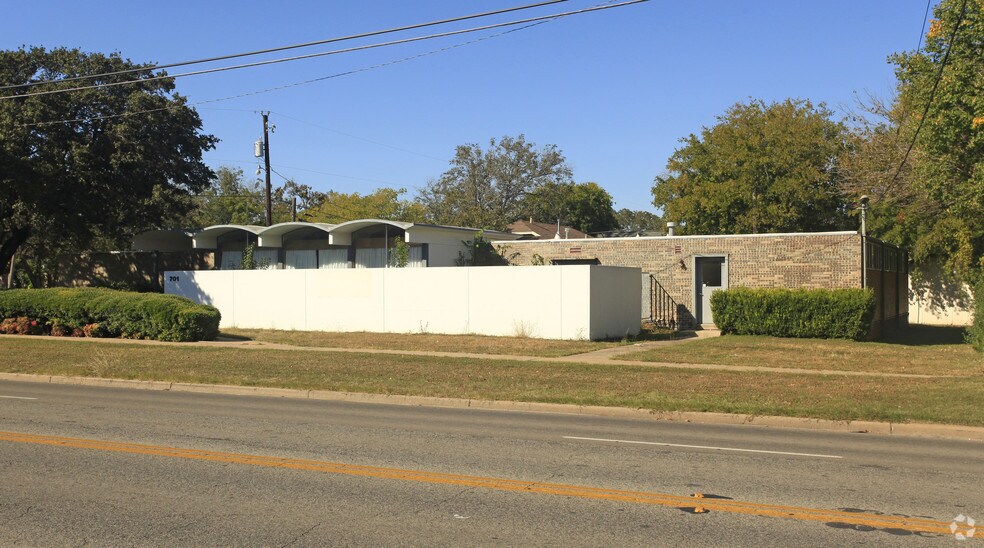701 E University Ave, Georgetown, TX for sale - Primary Photo - Image 1 of 1