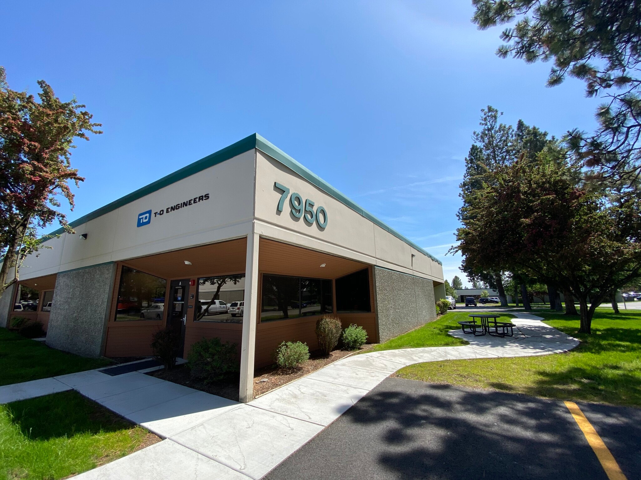 7950 N Meadowlark Way, Coeur d'Alene, ID for sale Building Photo- Image 1 of 1