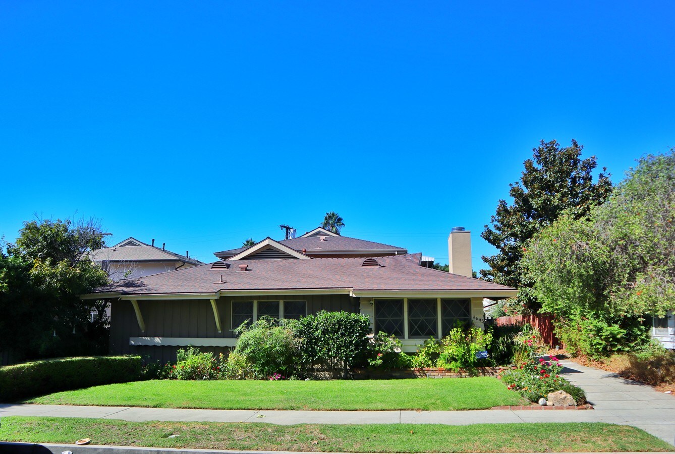 6643 Rhodes Ave, North Hollywood, CA 91606