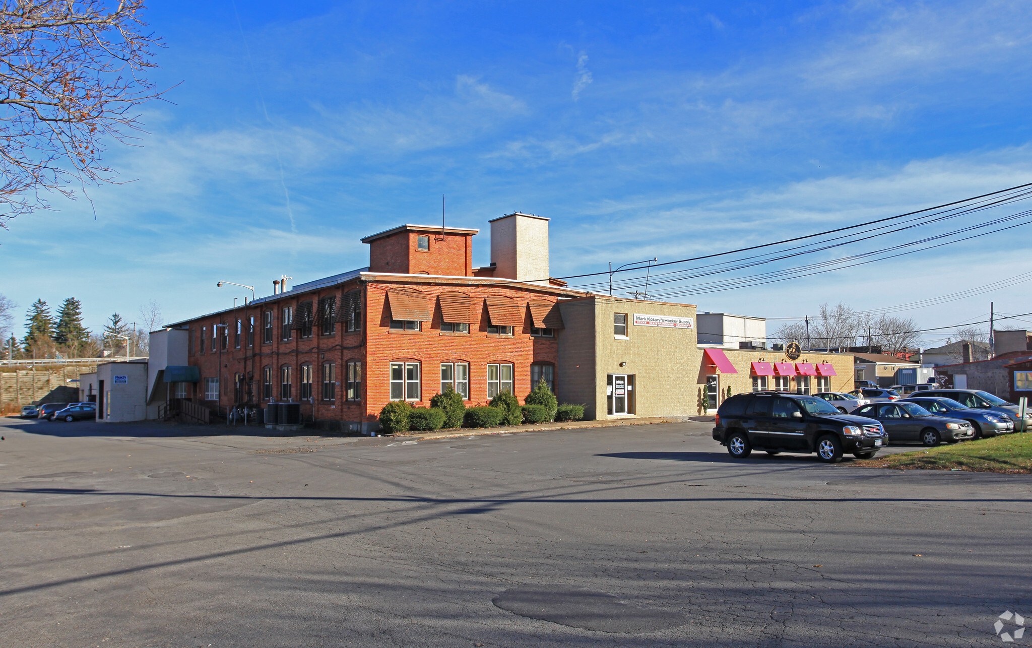 2 Campion Rd, New Hartford, NY for lease Building Photo- Image 1 of 6