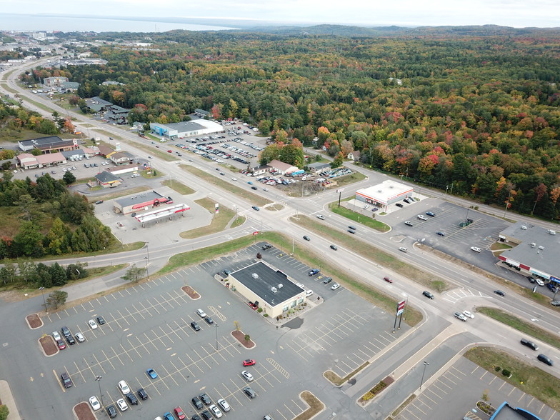 2800-2840 US Highway 41 W, Marquette, MI for sale - Building Photo - Image 1 of 47