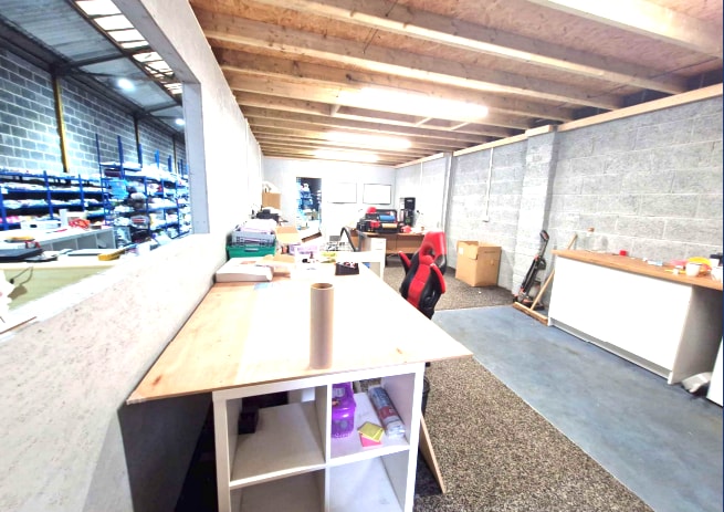 Cherry Tree Rd, Doncaster for lease Interior Photo- Image 1 of 2