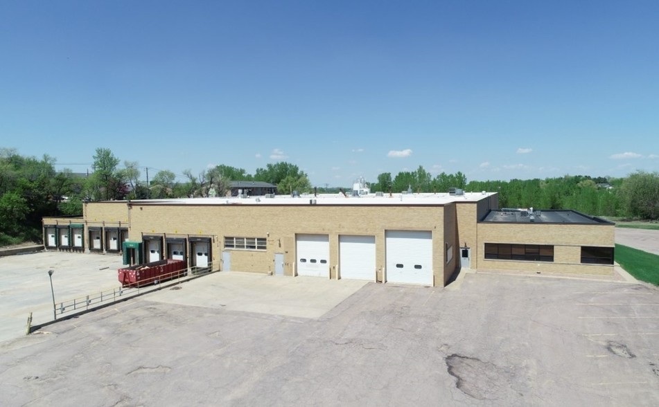 221 N Chapel Hill Rd, Sioux Falls, SD for lease - Building Photo - Image 1 of 16