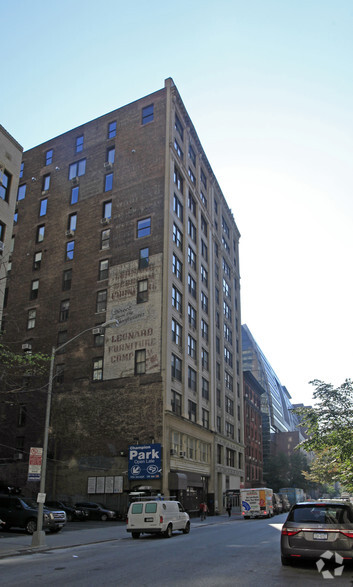 121 E 24th St, New York, NY for lease - Building Photo - Image 3 of 12