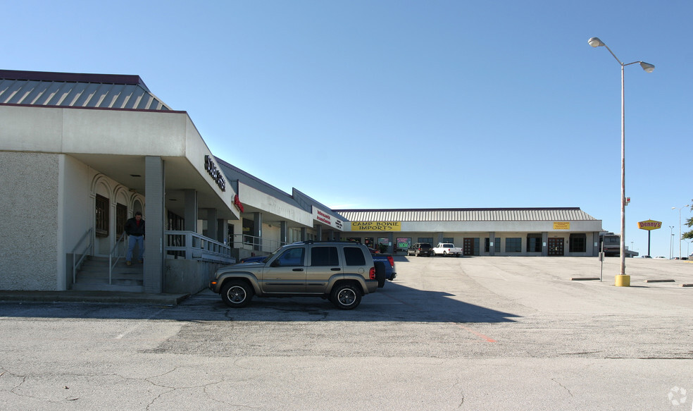 6701-6775 Camp Bowie Blvd, Fort Worth, TX for lease - Other - Image 3 of 10