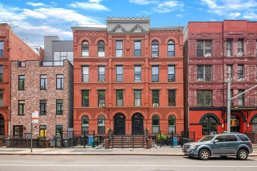 362 Lafayette Ave, Brooklyn, NY for sale - Primary Photo - Image 1 of 5
