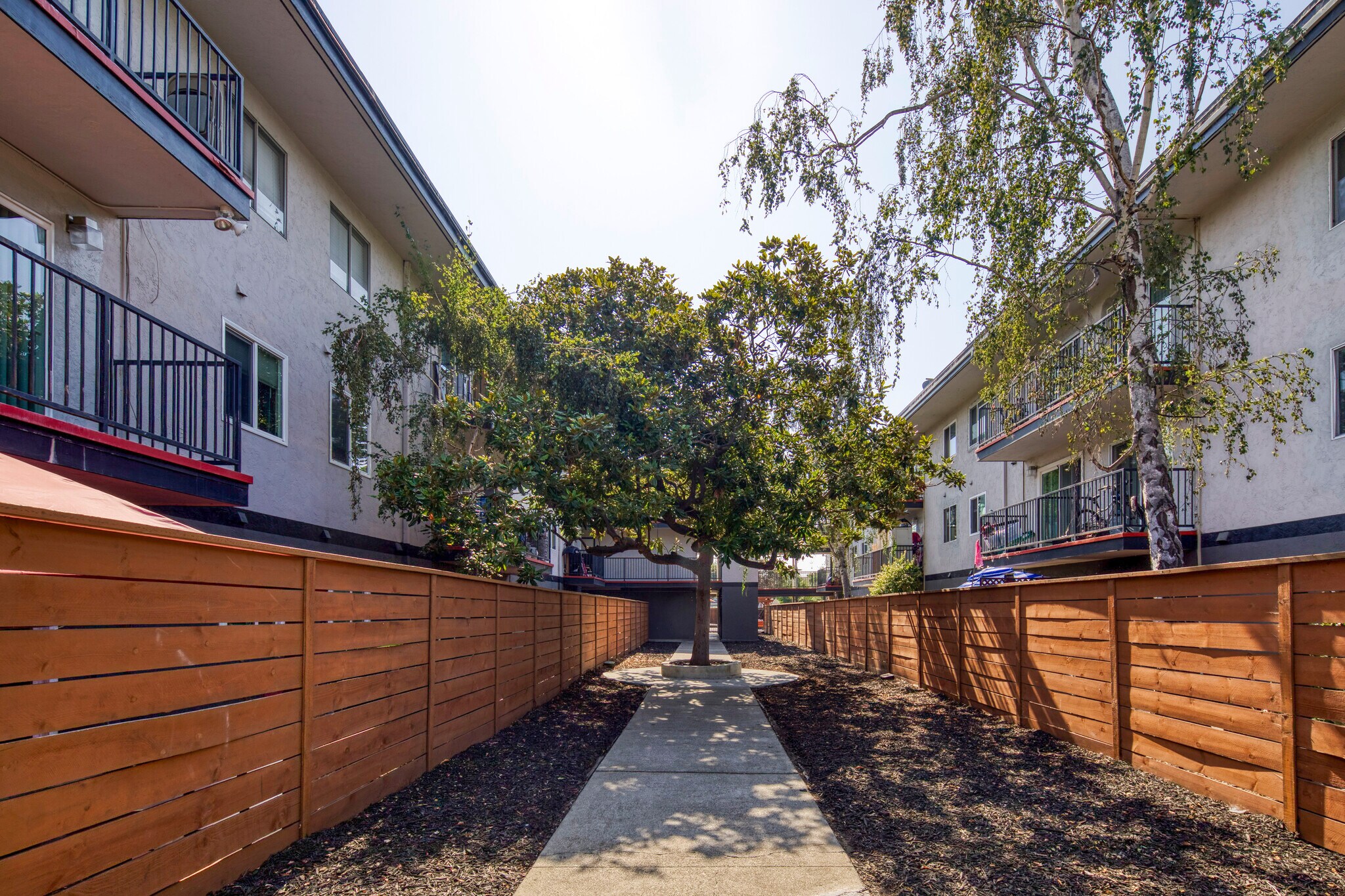 20 Harder Rd, Hayward, CA 94544 Solis Garden Apartments