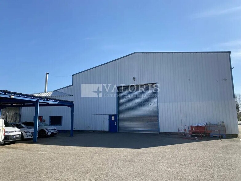 Flex in Vaulx-en-Velin for lease - Building Photo - Image 2 of 4