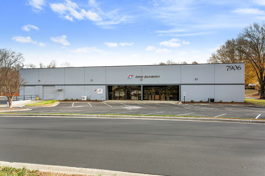 7906 Industrial Village Rd, Greensboro, NC for lease - Building Photo - Image 1 of 6