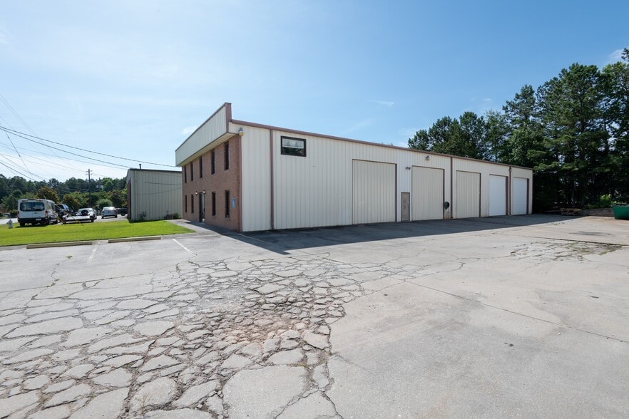 1310 Olympic Ct SW, Conyers, GA for sale - Building Photo - Image 3 of 12