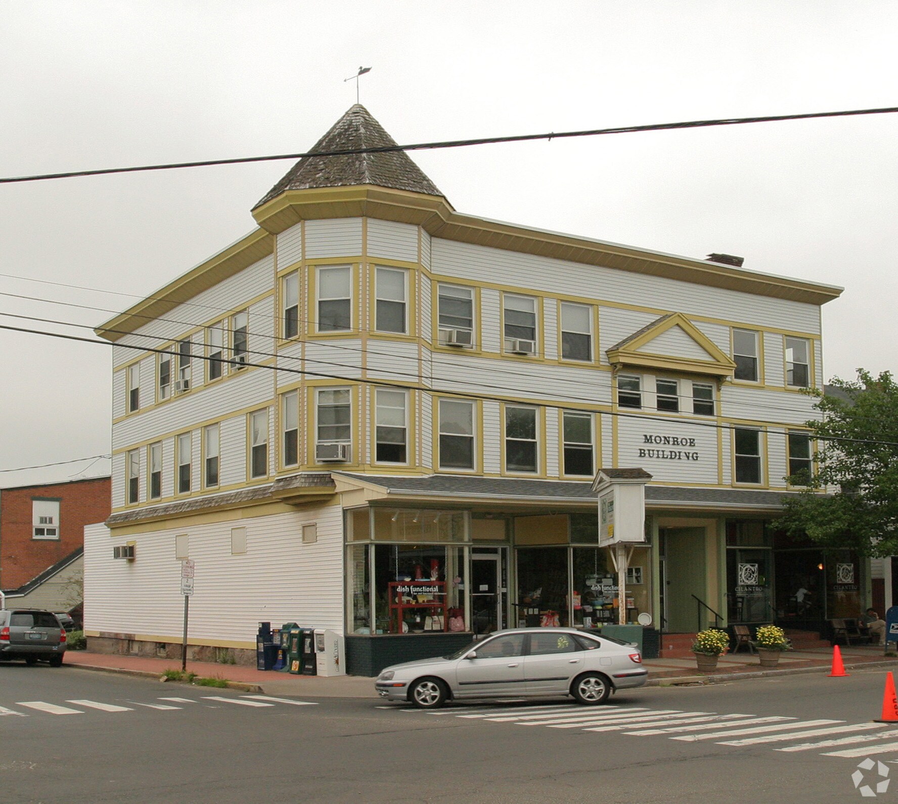 87 Whitfield St, Guilford, CT for sale Primary Photo- Image 1 of 1