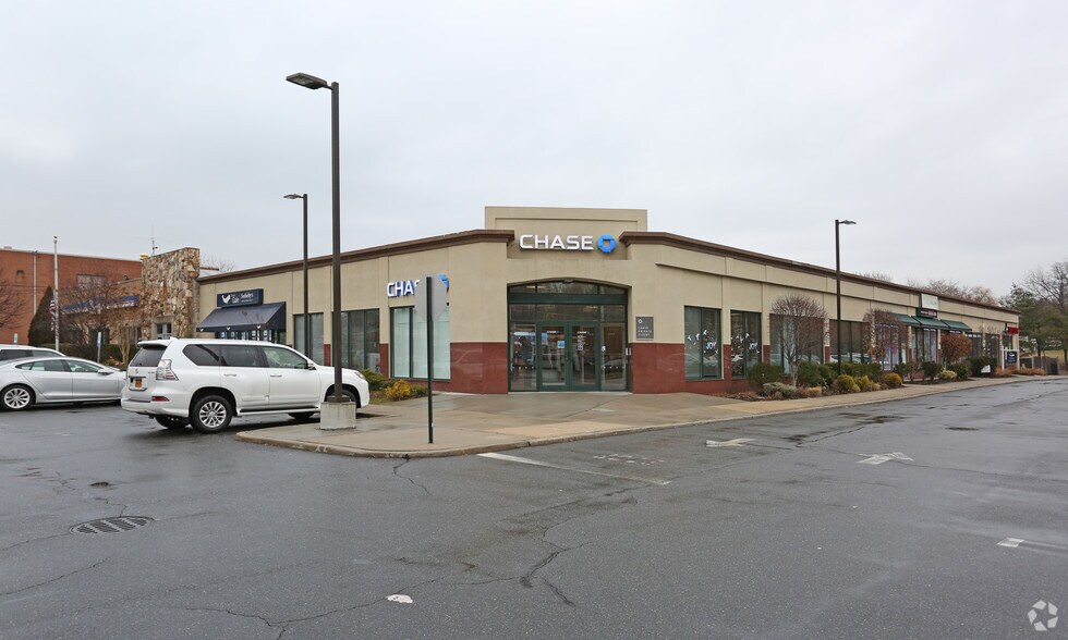 240 Glen Head Rd, Glen Head, NY, 11545 Office/Retail Space For Lease