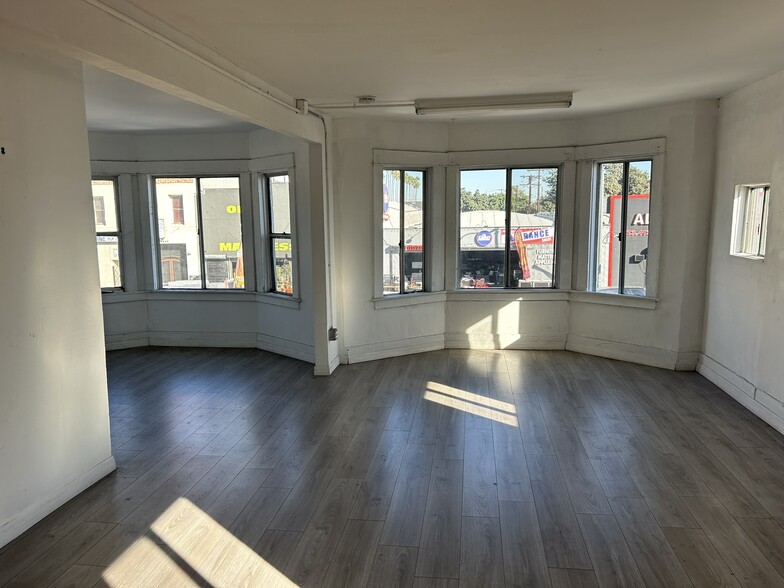 5911 S Broadway, Los Angeles, CA for sale - Building Photo - Image 3 of 25