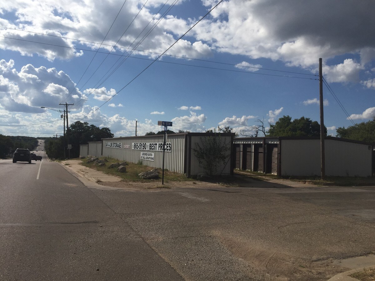 2401 E Main St, Gatesville, TX 76528