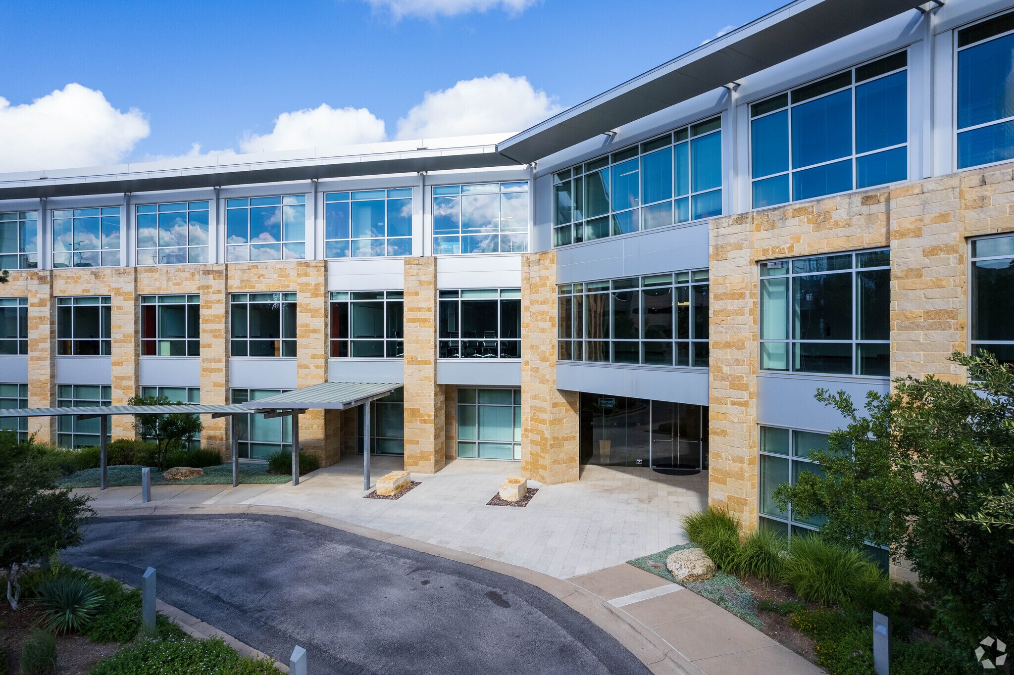 11305 Four Points Dr, Austin, TX for lease Building Photo- Image 1 of 7