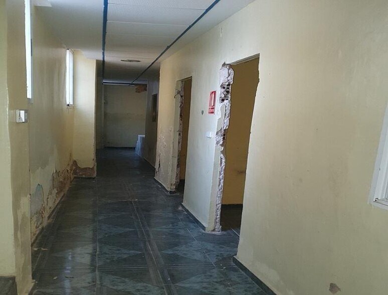 Retail in València for sale - Building Photo - Image 2 of 7