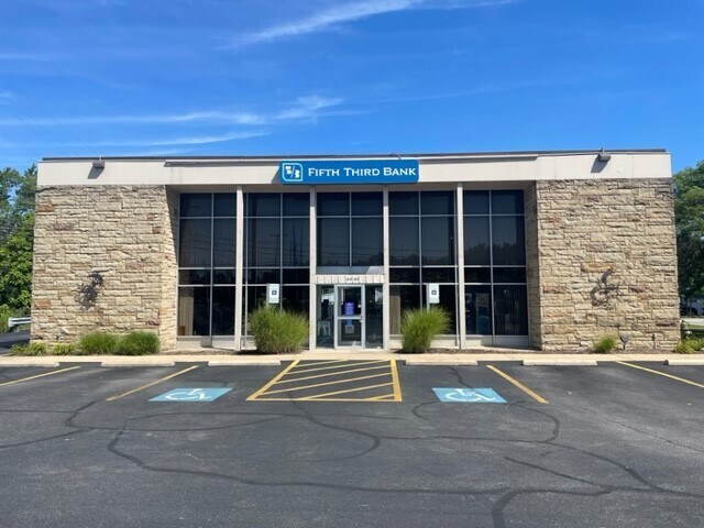 4400 Liberty Ave, Vermilion, OH for sale - Building Photo - Image 1 of 9