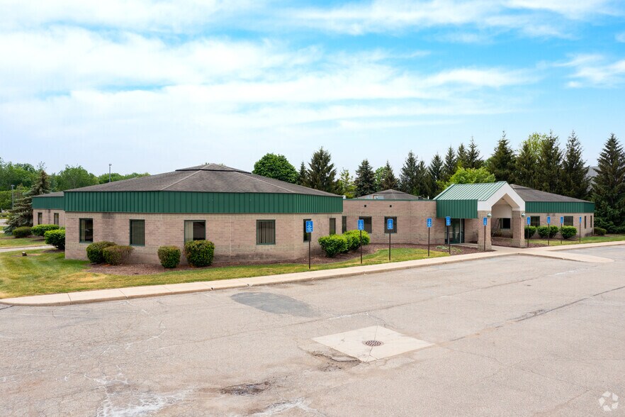 2445 Jolly Rd, Okemos, MI for sale - Building Photo - Image 1 of 1