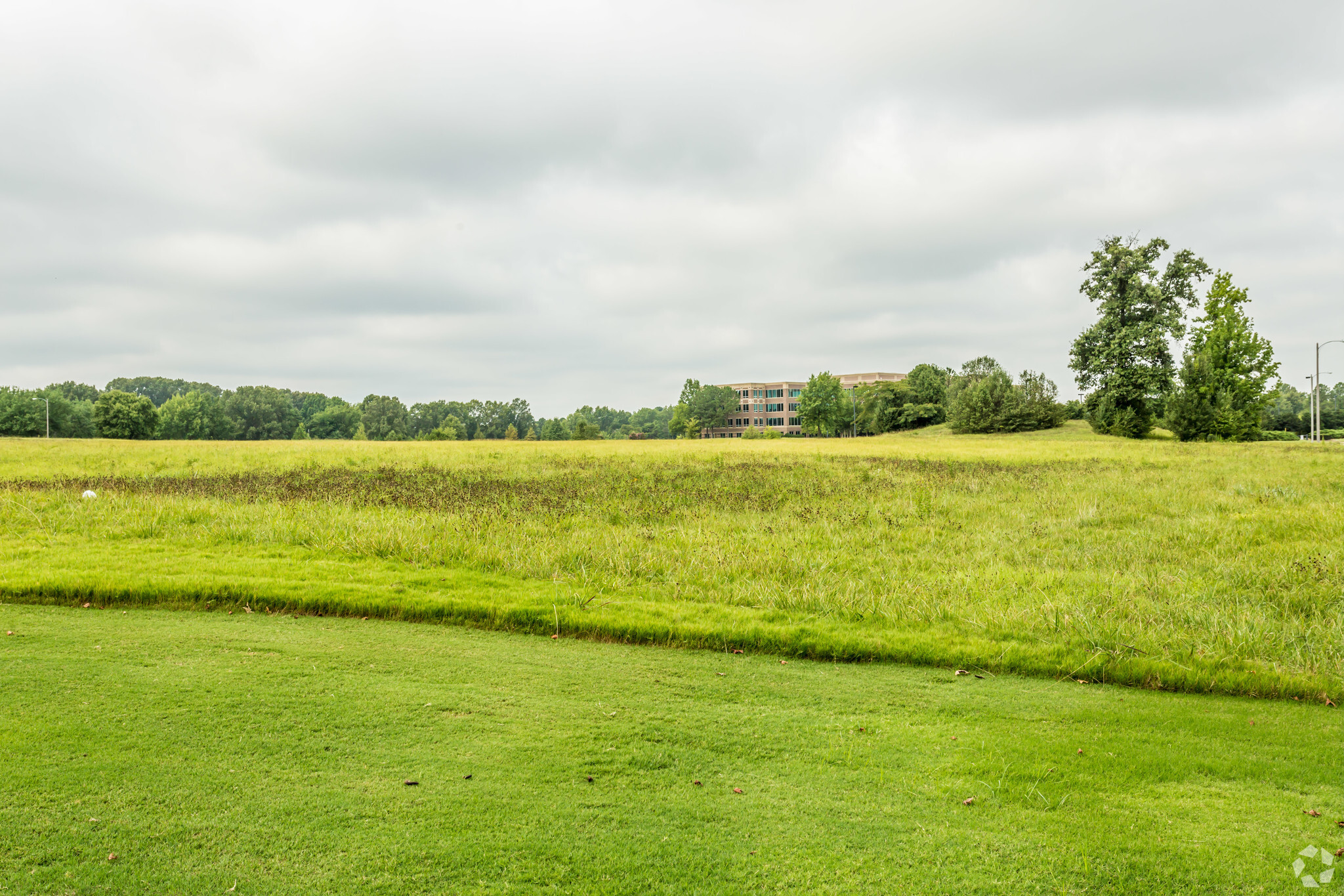 3291 Players Club Pky, Memphis, TN for sale Primary Photo- Image 1 of 2