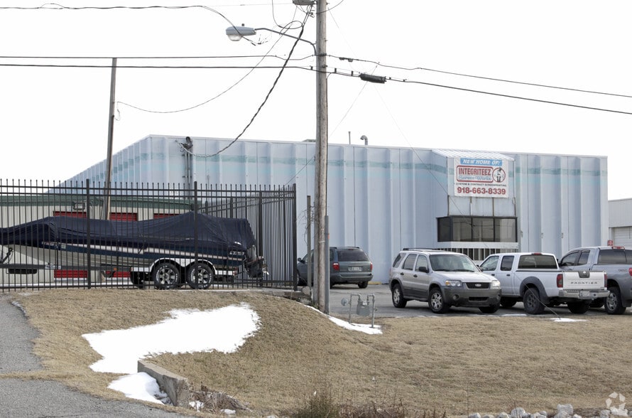 6580 E Skelly Dr, Tulsa, OK for sale - Building Photo - Image 1 of 89